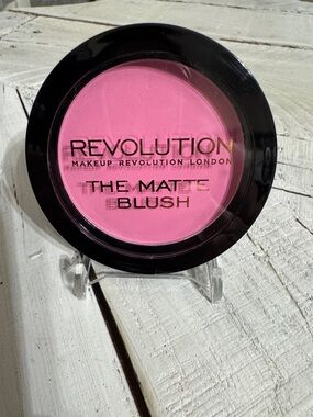 Revolution Matte Blush - Divine